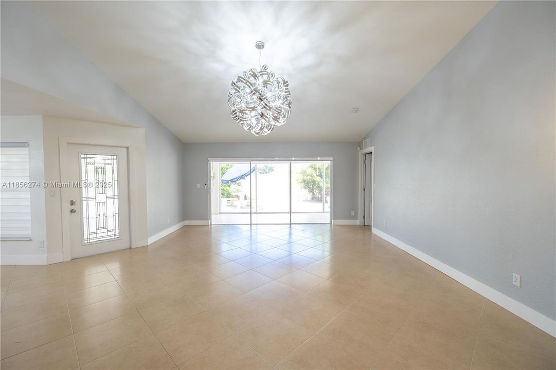 Recently Rented: $2,100 (4 beds, 2 baths, 0 Square Feet)