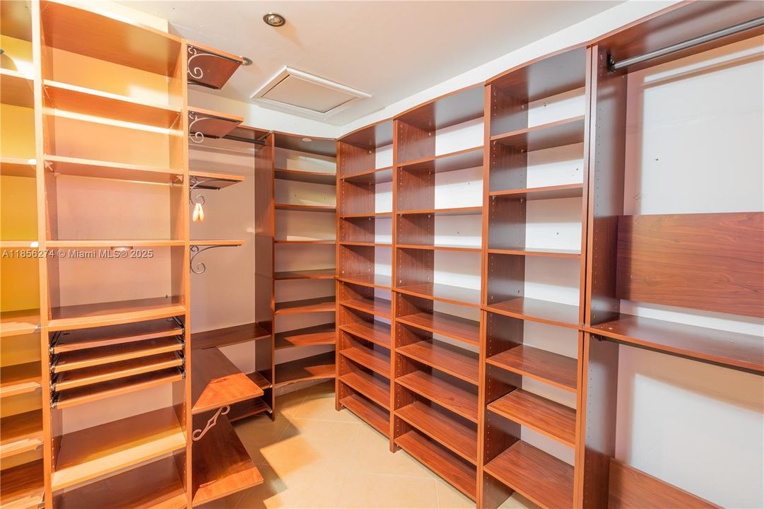 Recently Rented: $2,100 (4 beds, 2 baths, 0 Square Feet)