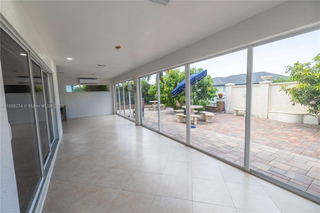 Recently Rented: $2,100 (4 beds, 2 baths, 0 Square Feet)