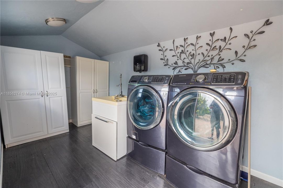 Recently Rented: $2,100 (4 beds, 2 baths, 0 Square Feet)