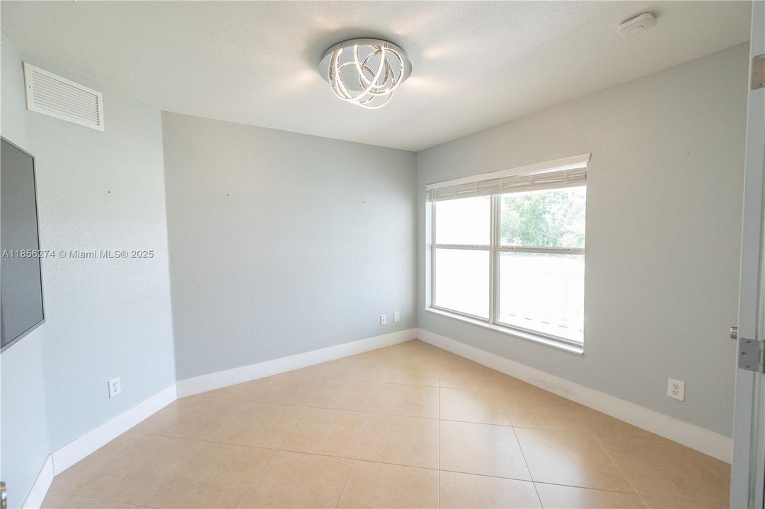 Recently Rented: $2,100 (4 beds, 2 baths, 0 Square Feet)