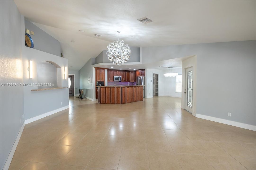 Recently Rented: $2,100 (4 beds, 2 baths, 0 Square Feet)