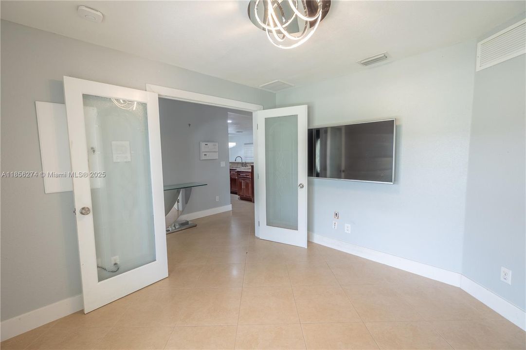 Recently Rented: $2,100 (4 beds, 2 baths, 0 Square Feet)