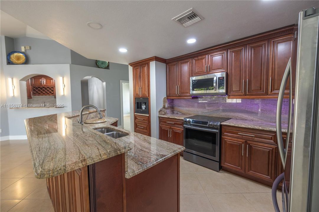 Recently Rented: $2,100 (4 beds, 2 baths, 0 Square Feet)