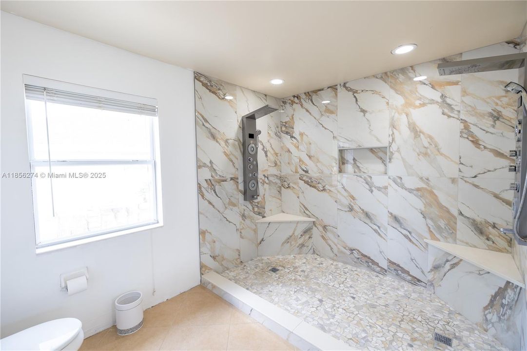 Recently Rented: $2,100 (4 beds, 2 baths, 0 Square Feet)