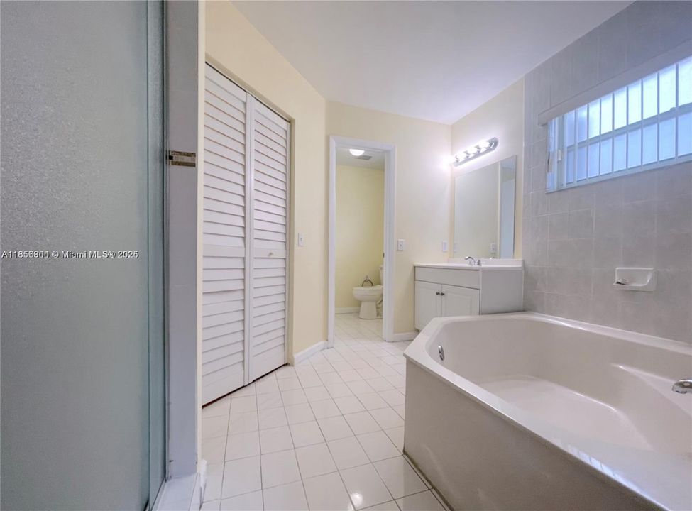 Active With Contract: $4,300 (4 beds, 3 baths, 2152 Square Feet)