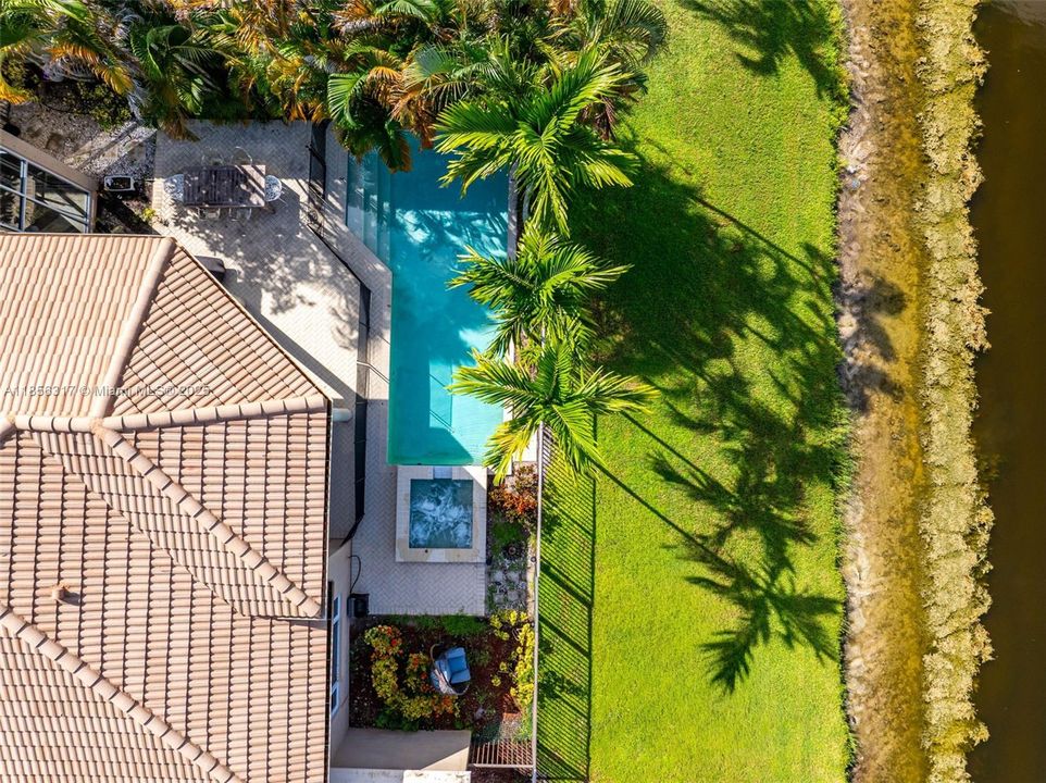 合同活跃: $1,799,000 (5 贝兹, 4 浴室, 4185 平方英尺)