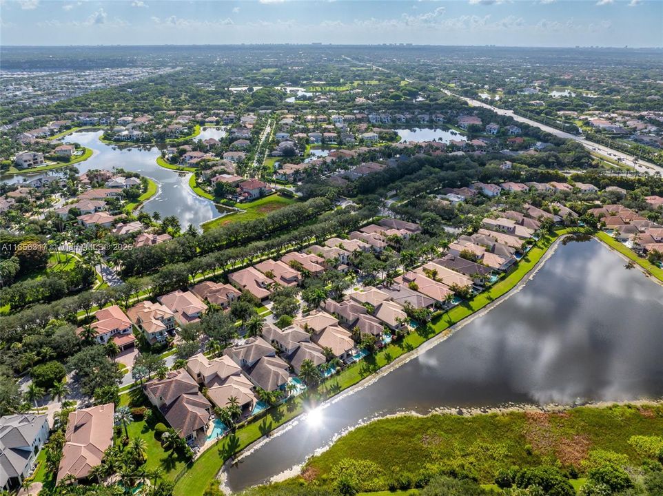 合同活跃: $1,799,000 (5 贝兹, 4 浴室, 4185 平方英尺)