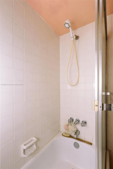 На продажу: $199,000 (2 спален, 2 ванн, 1092 Квадратных фут)