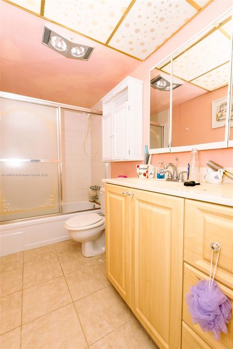 На продажу: $199,000 (2 спален, 2 ванн, 1092 Квадратных фут)