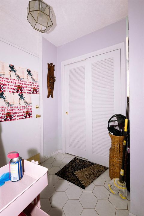 На продажу: $199,000 (2 спален, 2 ванн, 1092 Квадратных фут)