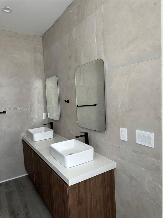 Active With Contract: $4,500 (4 beds, 2 baths, 2012 Square Feet)