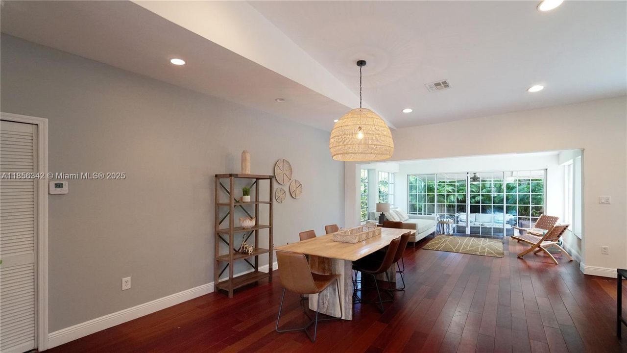 For Sale: $3,895,000 (4 beds, 3 baths, 3403 Square Feet)