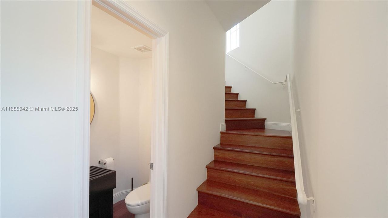 For Sale: $3,895,000 (4 beds, 3 baths, 3403 Square Feet)