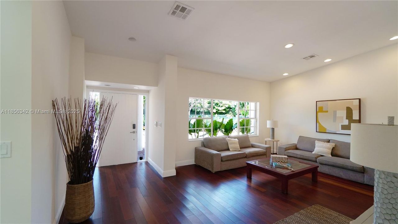 For Sale: $3,895,000 (4 beds, 3 baths, 3403 Square Feet)