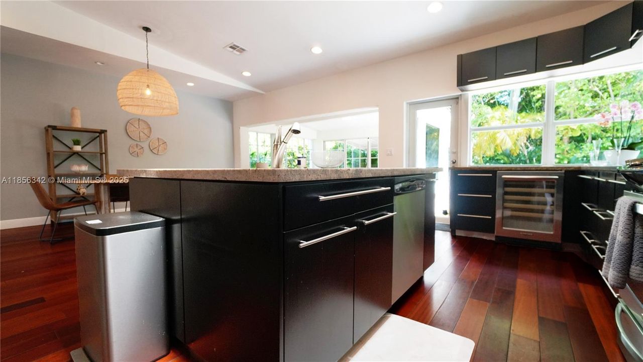 For Sale: $3,895,000 (4 beds, 3 baths, 3403 Square Feet)