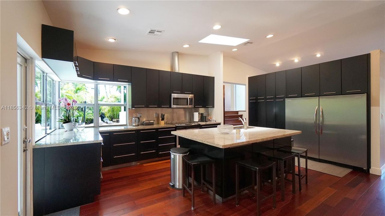 For Sale: $3,895,000 (4 beds, 3 baths, 3403 Square Feet)