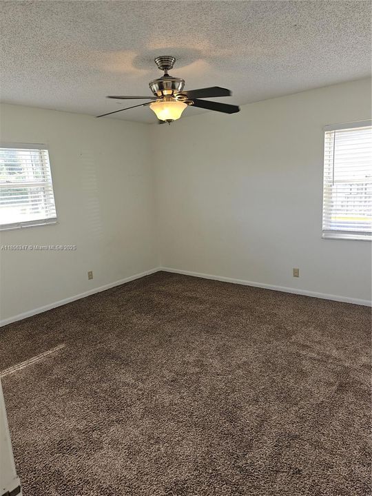 Recientemente alquilado: $1,900 (2 camas, 2 baños, 1029 Pies cuadrados)