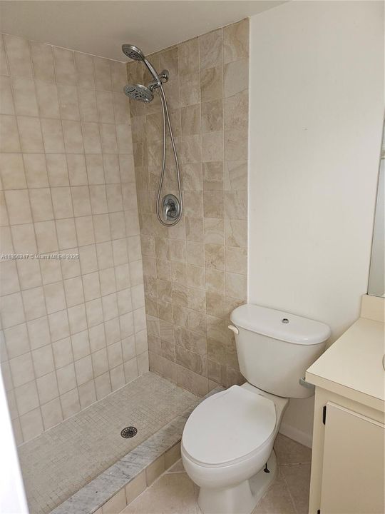 Recientemente alquilado: $1,900 (2 camas, 2 baños, 1029 Pies cuadrados)