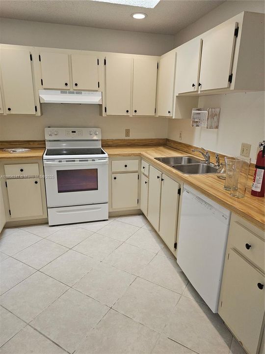 Recientemente alquilado: $1,900 (2 camas, 2 baños, 1029 Pies cuadrados)