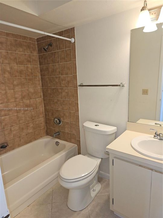 Recientemente alquilado: $1,900 (2 camas, 2 baños, 1029 Pies cuadrados)