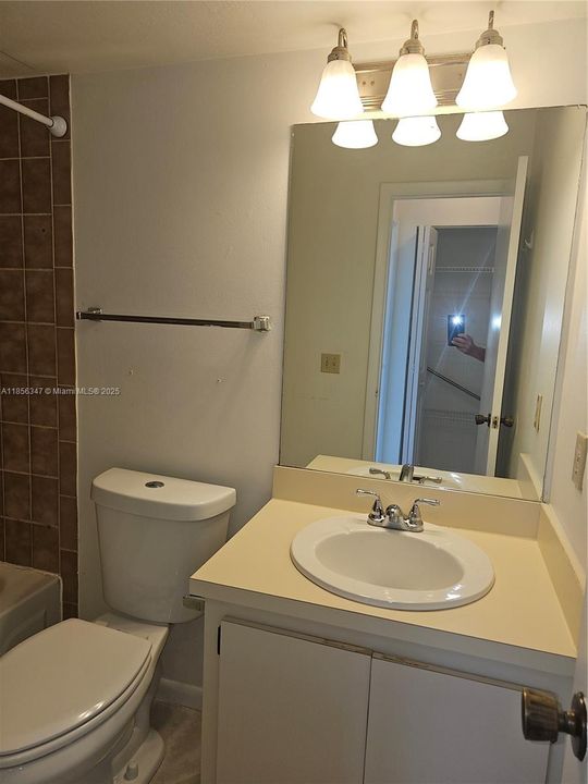 Recientemente alquilado: $1,900 (2 camas, 2 baños, 1029 Pies cuadrados)