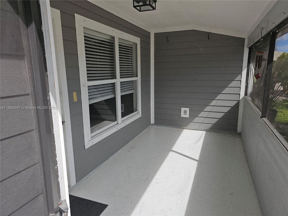 Recientemente alquilado: $1,900 (2 camas, 2 baños, 1029 Pies cuadrados)