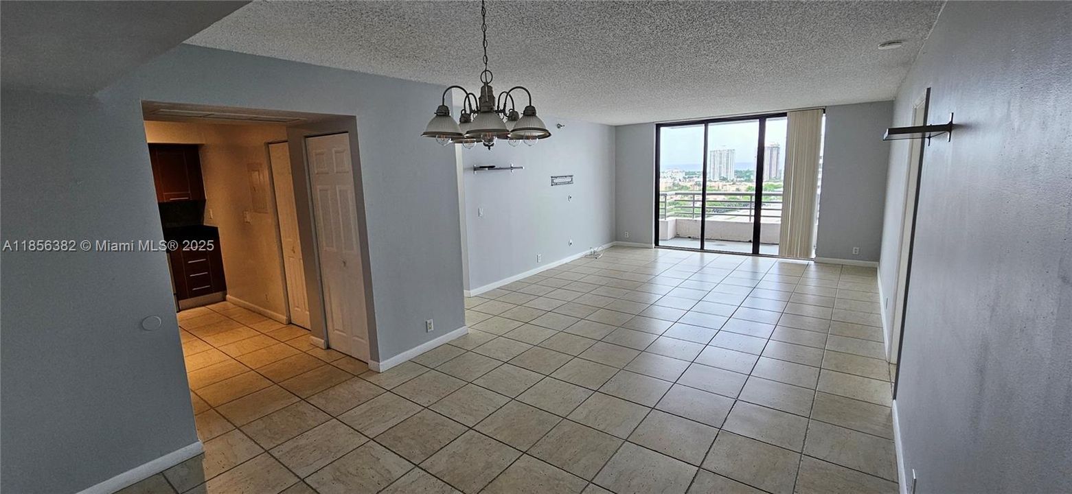 待售: $570,000 (2 贝兹, 2 浴室, 1134 平方英尺)