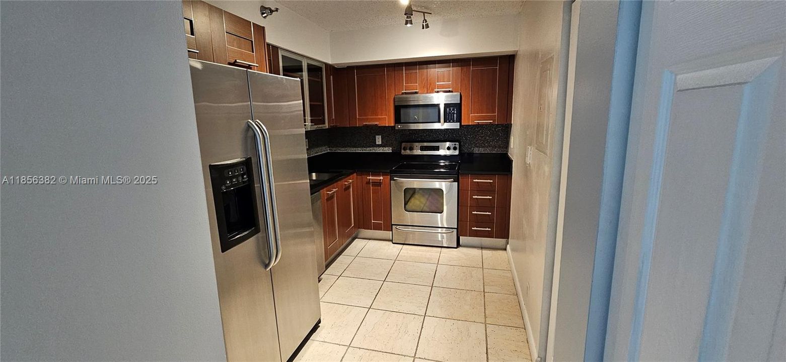 待售: $570,000 (2 贝兹, 2 浴室, 1134 平方英尺)