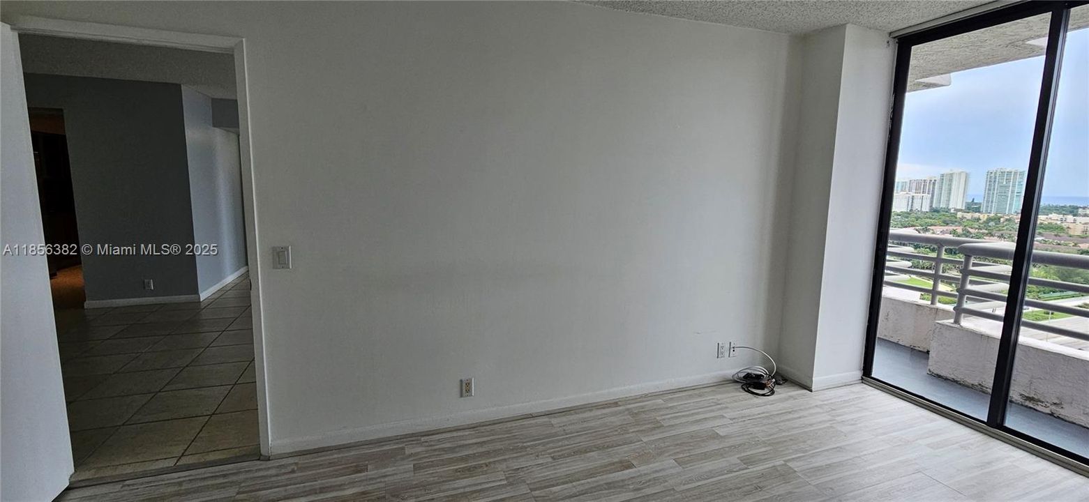 待售: $570,000 (2 贝兹, 2 浴室, 1134 平方英尺)