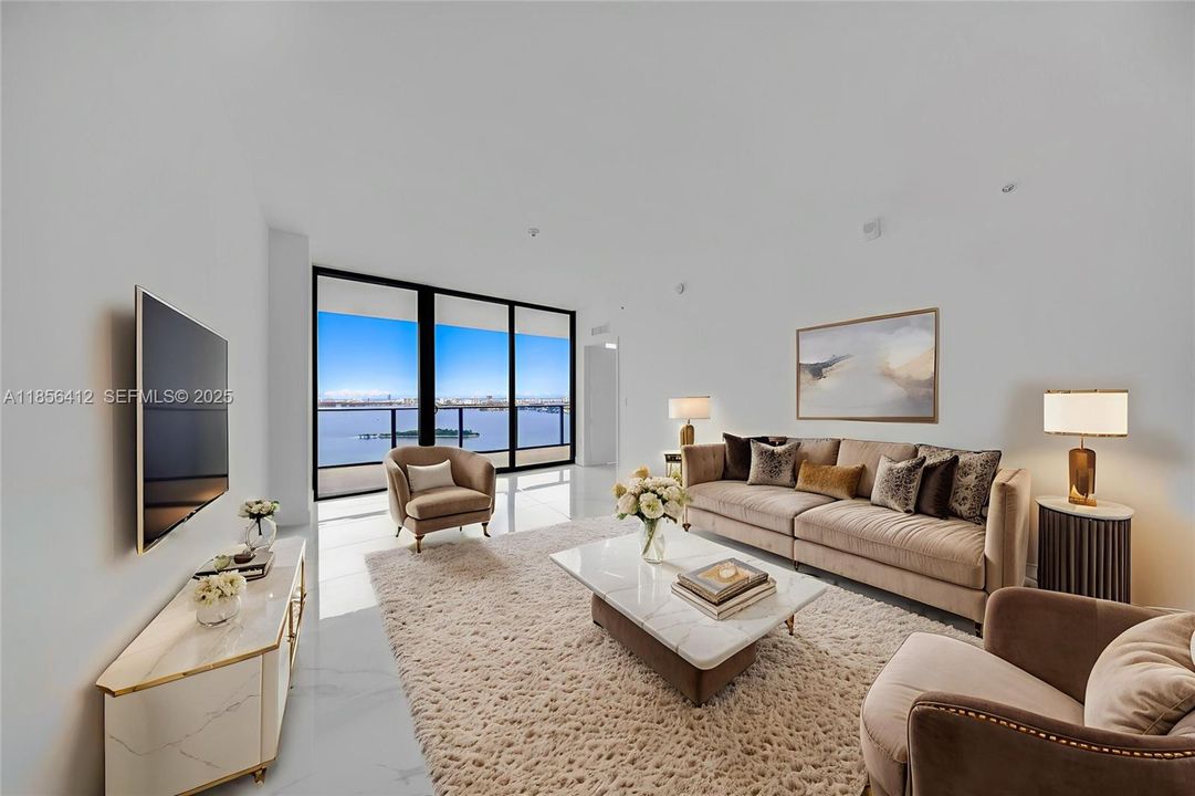 For Sale: $1,199,000 (1 beds, 2 baths, 1037 Square Feet)