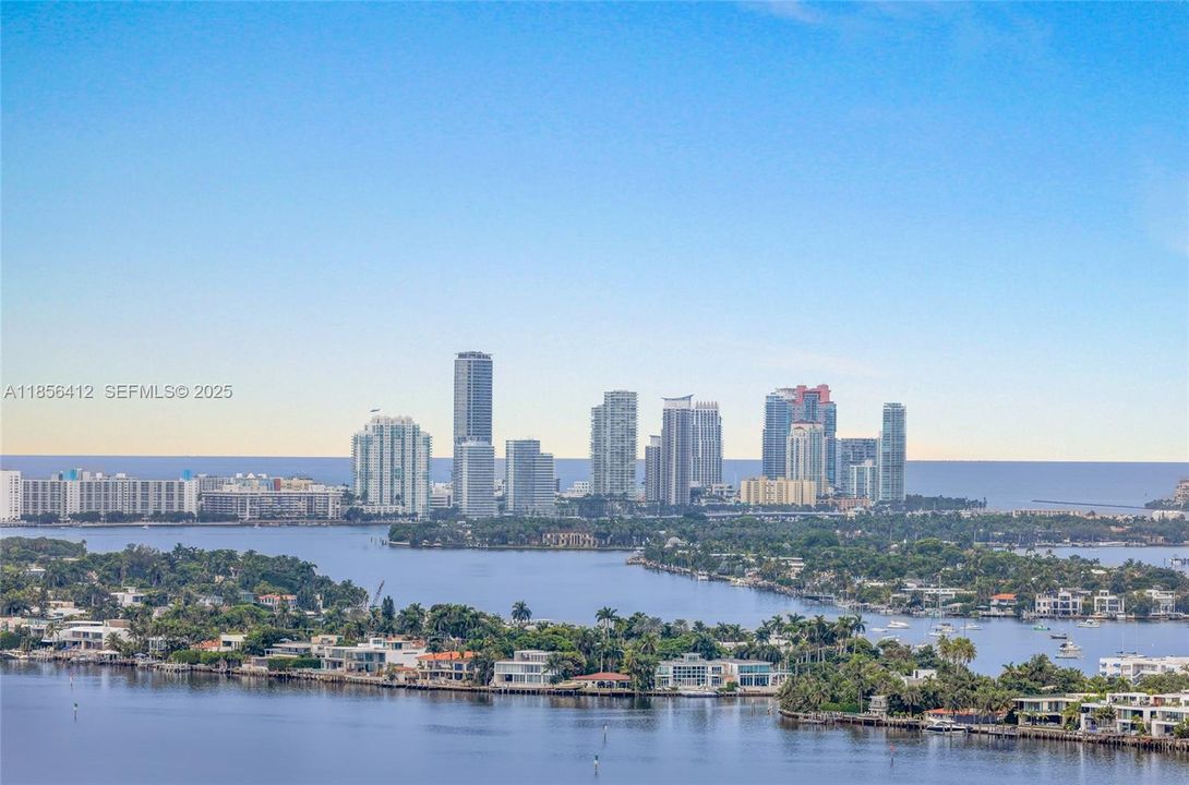 For Sale: $1,199,000 (1 beds, 2 baths, 1037 Square Feet)