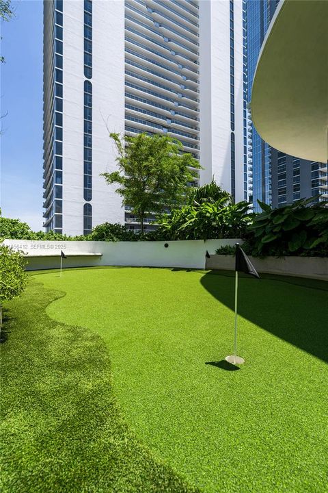 For Sale: $1,199,000 (1 beds, 2 baths, 1037 Square Feet)