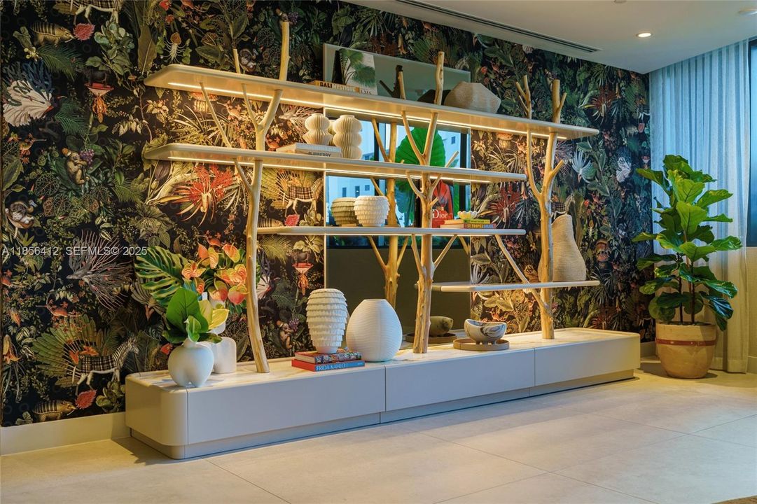 For Sale: $1,199,000 (1 beds, 2 baths, 1037 Square Feet)