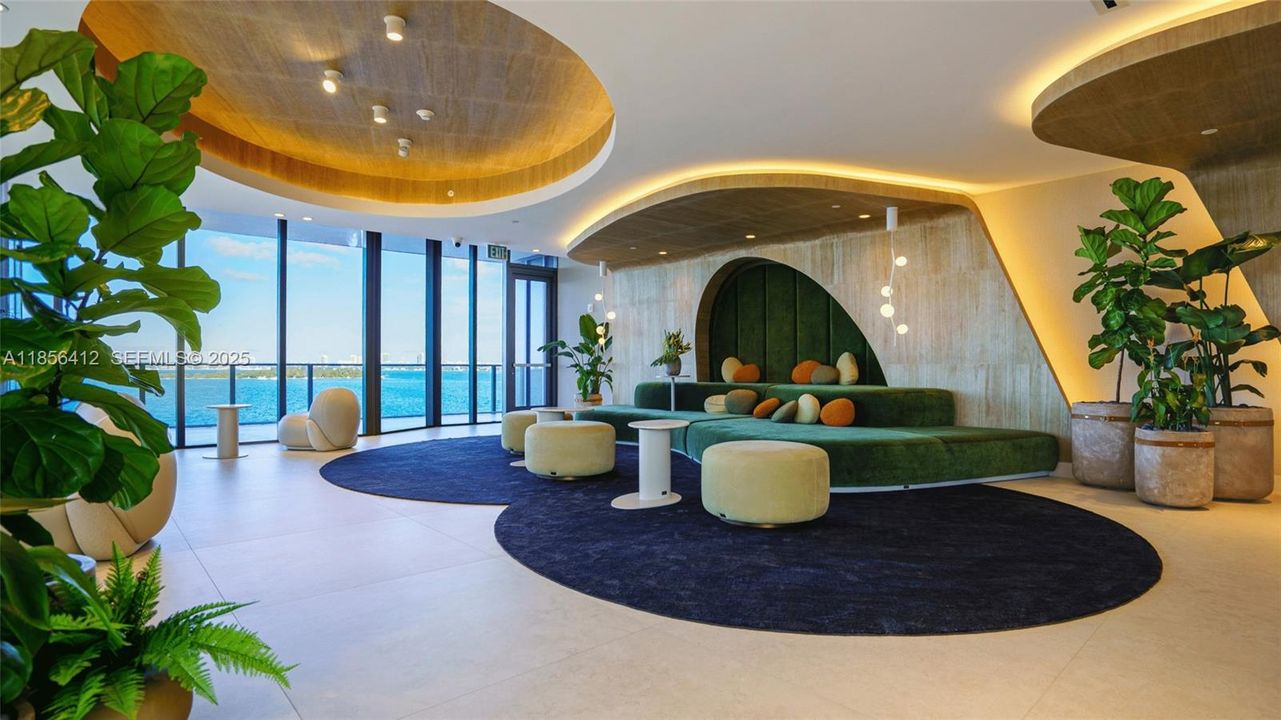 For Sale: $1,199,000 (1 beds, 2 baths, 1037 Square Feet)