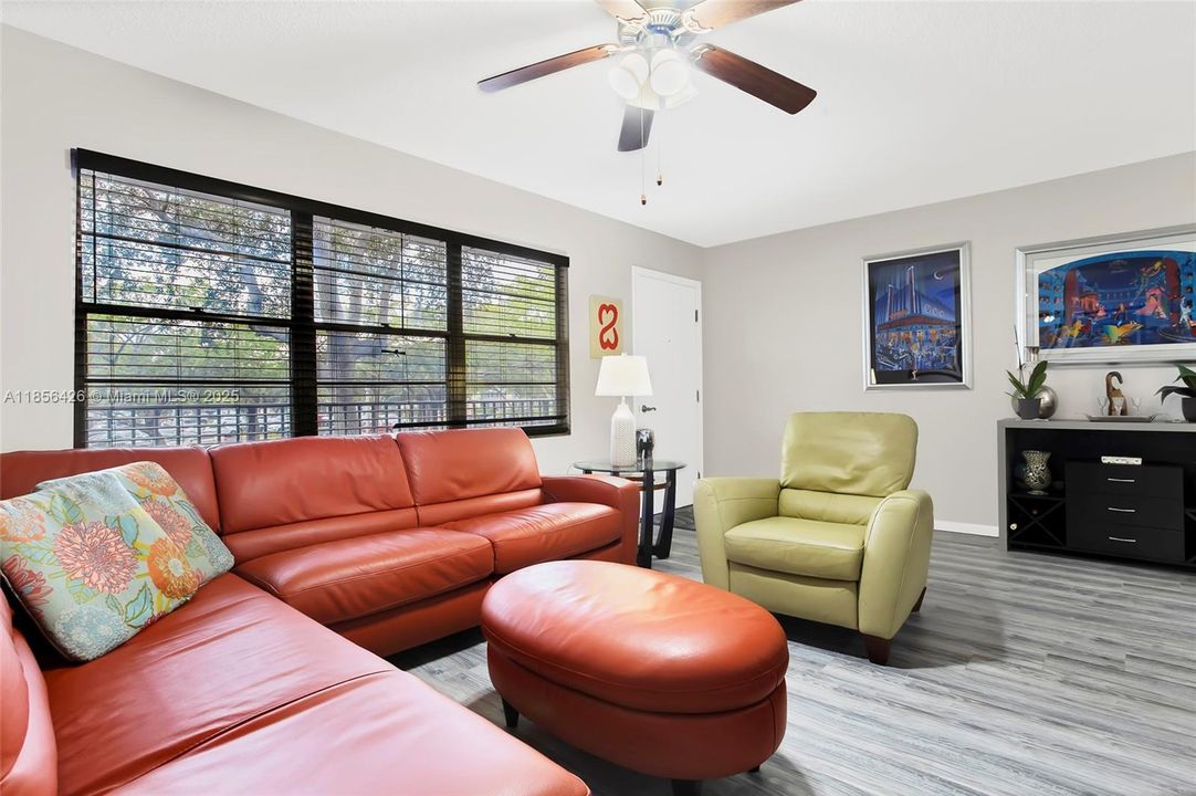 Well appointed Living Room with Windows