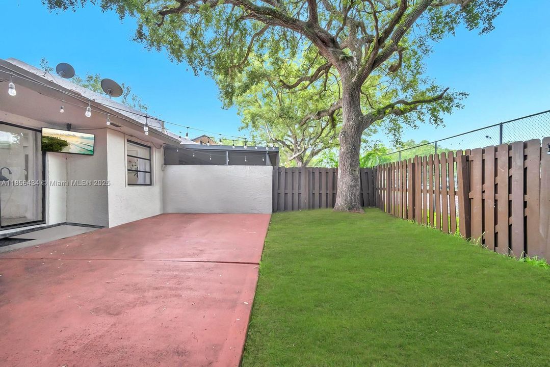 Под контрактом: $360,000 (2 спален, 1 ванн, 937 Квадратных фут)