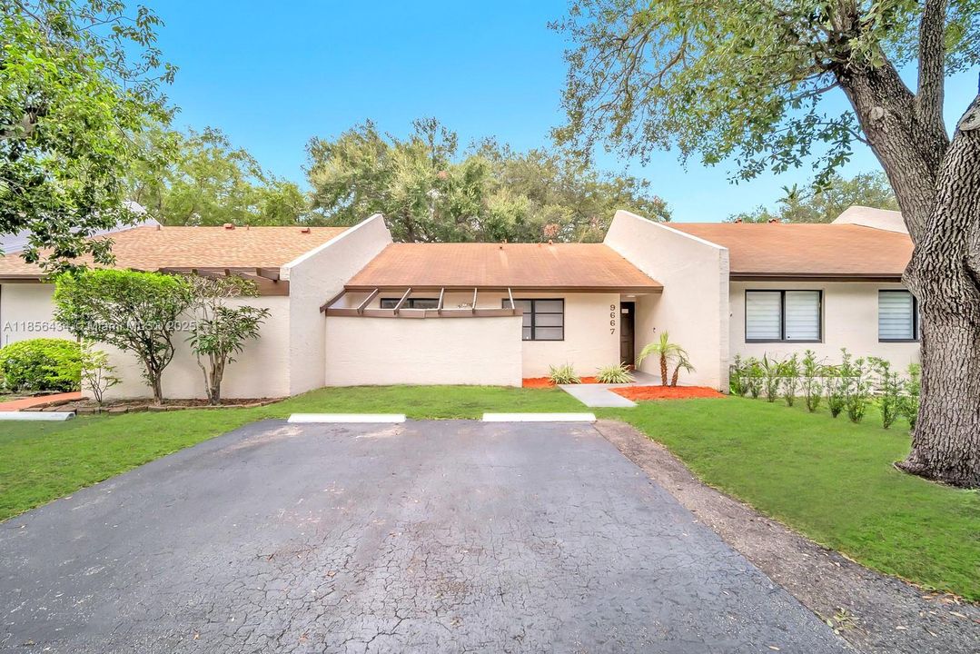 Под контрактом: $360,000 (2 спален, 1 ванн, 937 Квадратных фут)