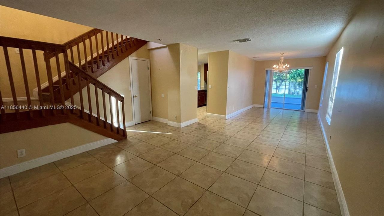 Active With Contract: $3,300 (3 beds, 2 baths, 1702 Square Feet)