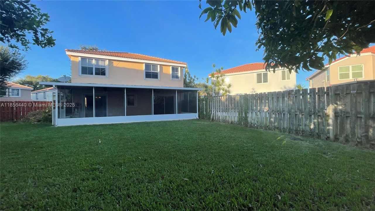 Active With Contract: $3,300 (3 beds, 2 baths, 1702 Square Feet)