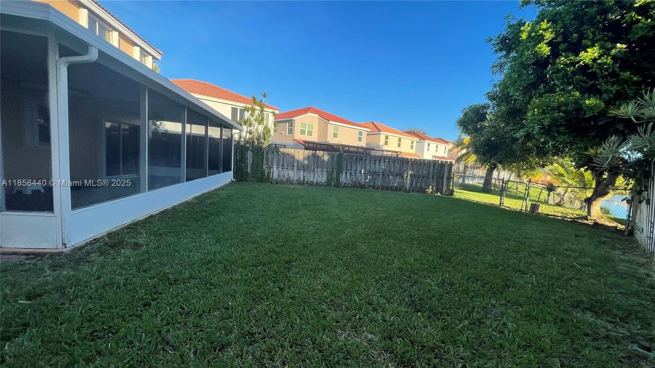 Active With Contract: $3,300 (3 beds, 2 baths, 1702 Square Feet)