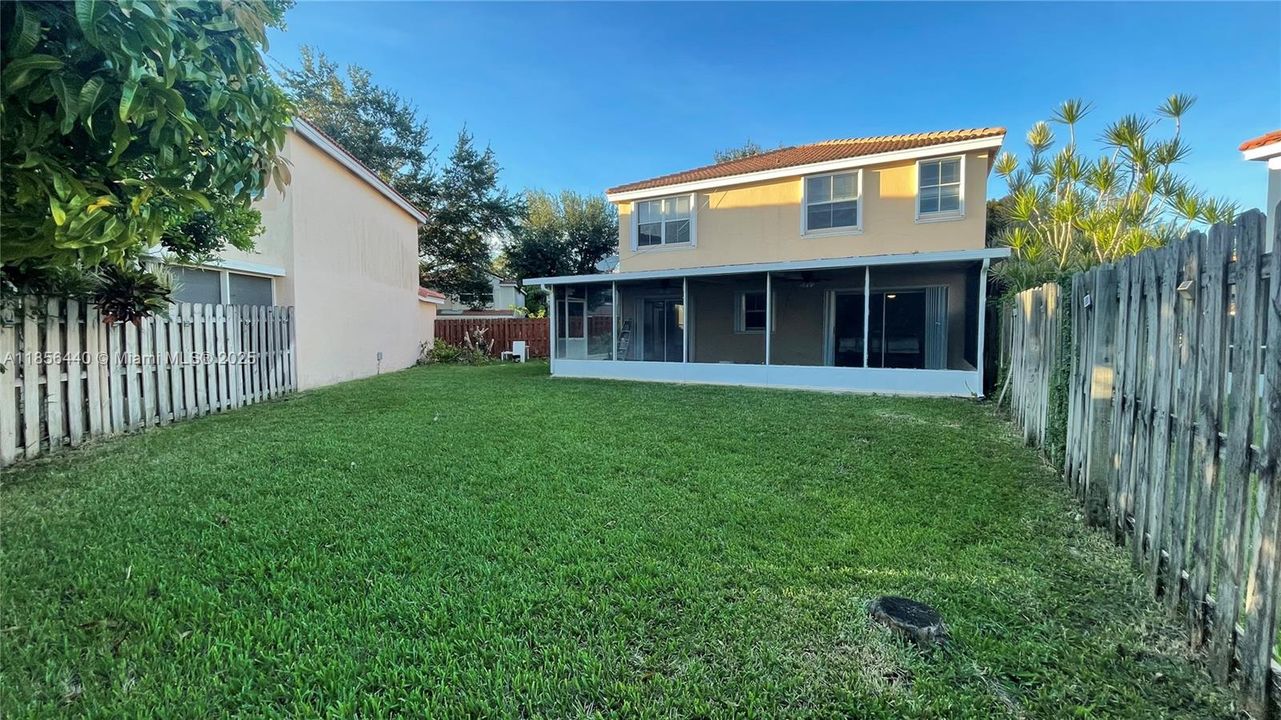 Active With Contract: $3,300 (3 beds, 2 baths, 1702 Square Feet)
