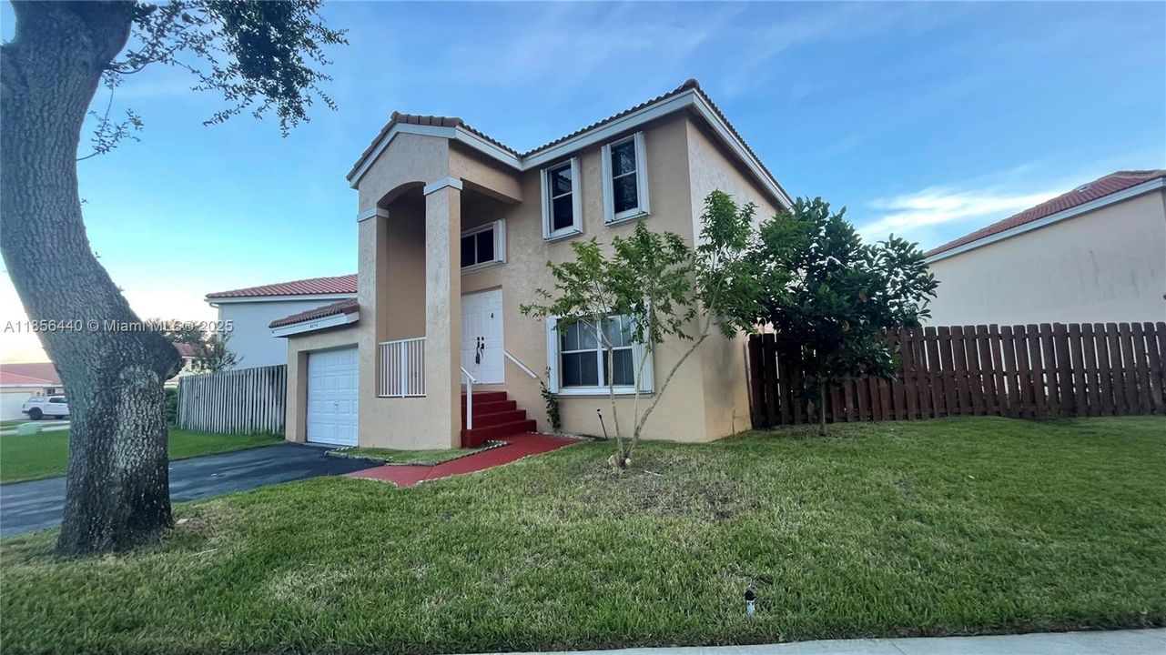 Active With Contract: $3,300 (3 beds, 2 baths, 1702 Square Feet)