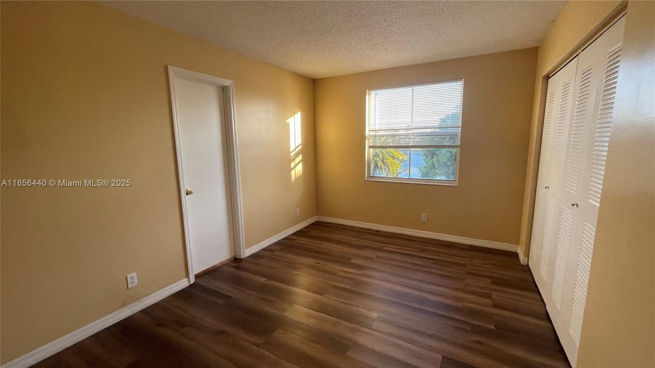 Active With Contract: $3,300 (3 beds, 2 baths, 1702 Square Feet)