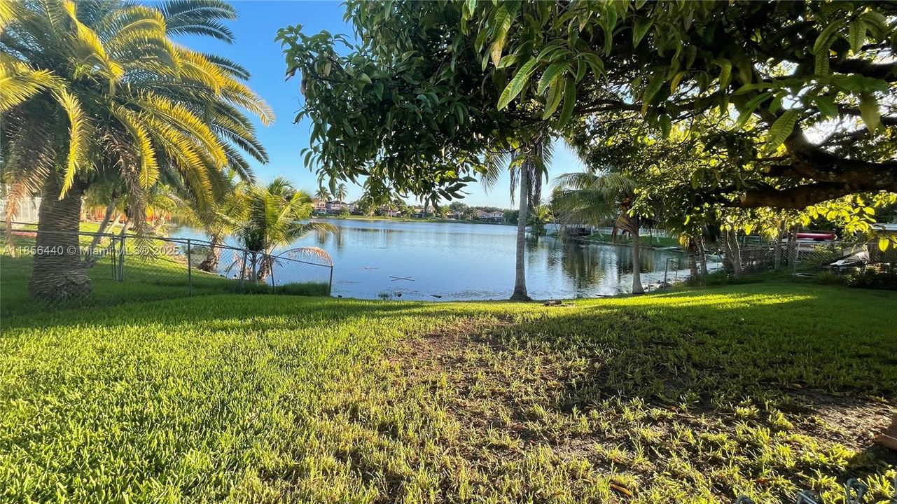 Active With Contract: $3,300 (3 beds, 2 baths, 1702 Square Feet)