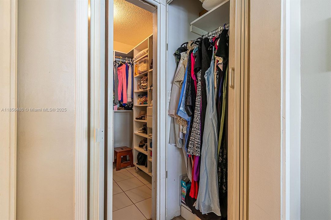 На продажу: $349,900 (3 спален, 2 ванн, 1379 Квадратных фут)