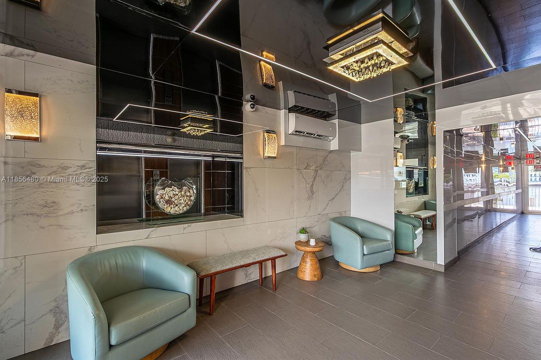 На продажу: $349,900 (3 спален, 2 ванн, 1379 Квадратных фут)