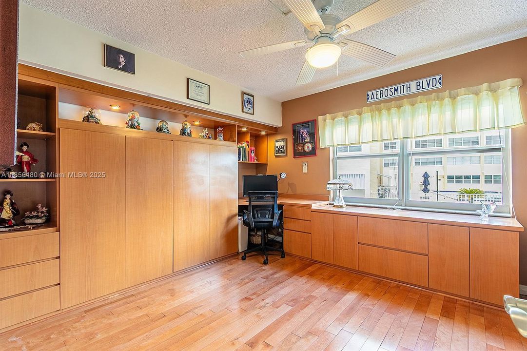 На продажу: $349,900 (3 спален, 2 ванн, 1379 Квадратных фут)