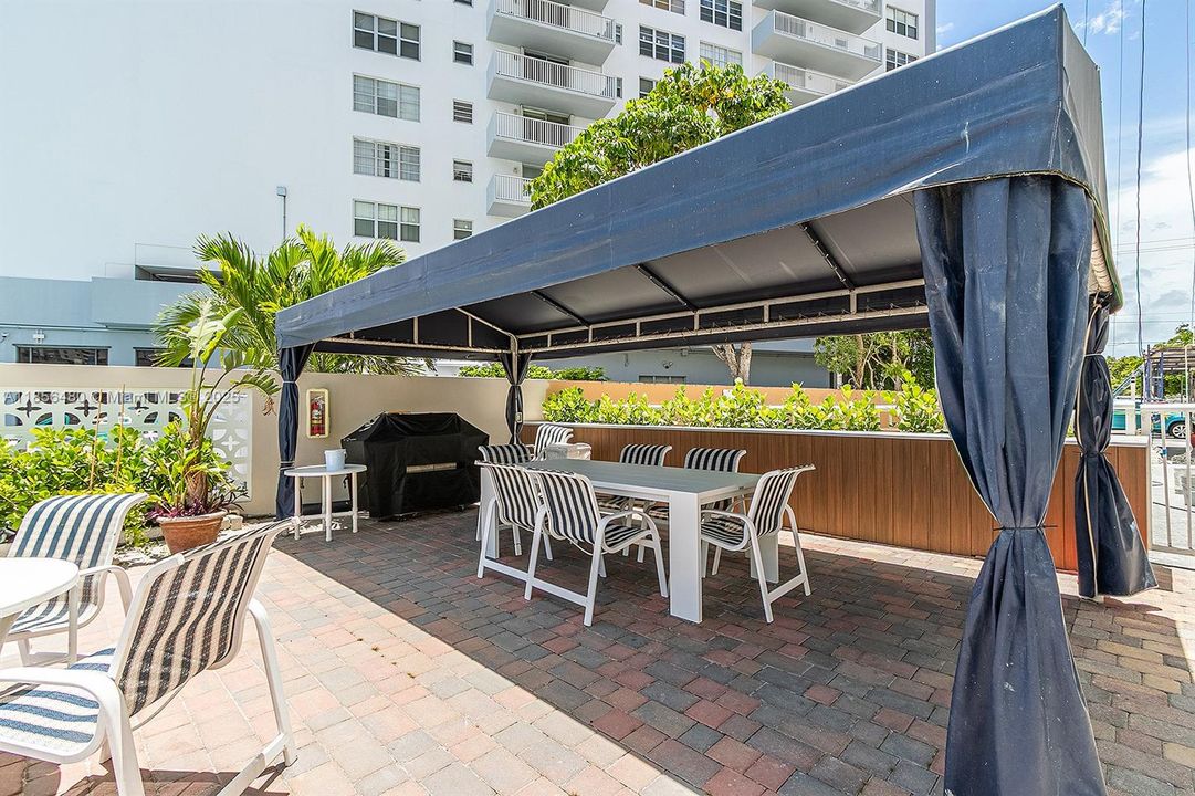 На продажу: $349,900 (3 спален, 2 ванн, 1379 Квадратных фут)