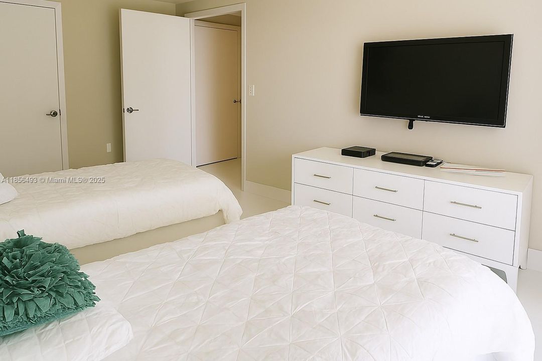 En Venta: $920,000 (3 camas, 2 baños, 1492 Pies cuadrados)